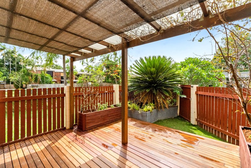 Photo - 1/21 Mimosa Street, Holloways Beach QLD 4878 - Image 6