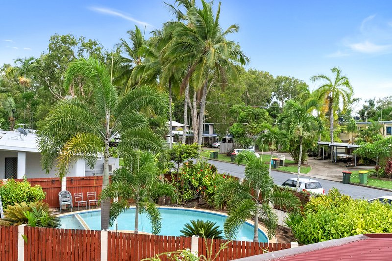 Photo - 1/21 Mimosa Street, Holloways Beach QLD 4878 - Image 17