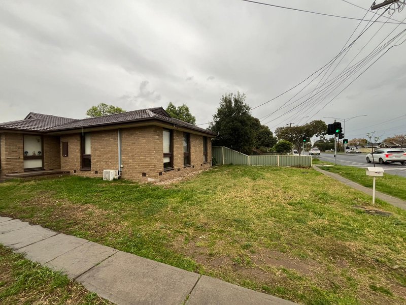 Photo - 121 Morris Road, Hoppers Crossing VIC 3029 - Image 3