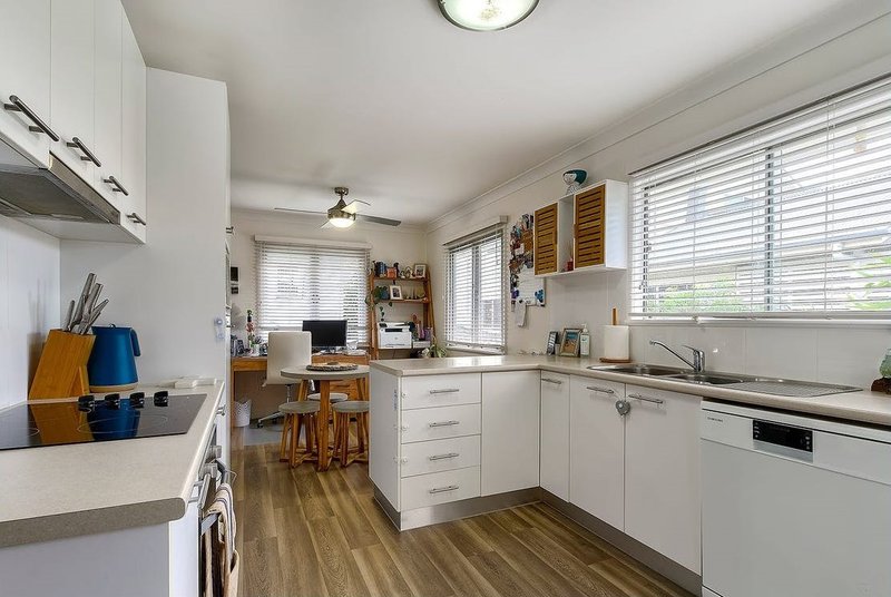 Photo - 121 Northmore Street, Mitchelton QLD 4053 - Image 4