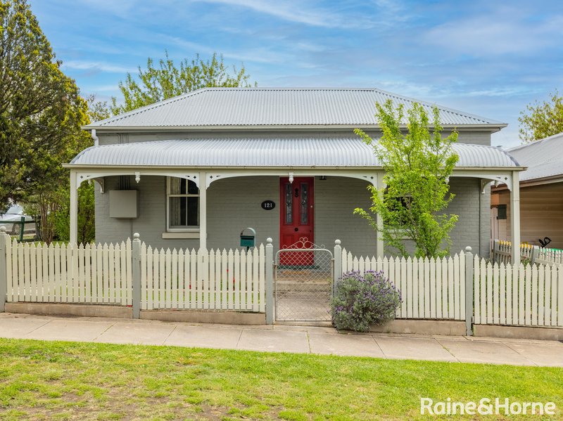 121 Peel Street, Bathurst NSW 2795