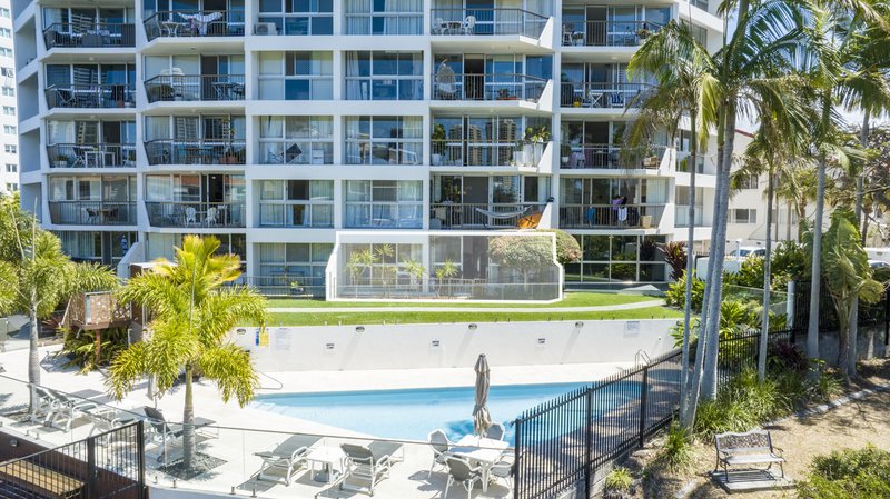 Photo - 1/21 Peninsular Drive, Surfers Paradise QLD 4217 - Image 2