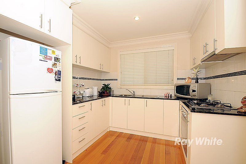 Photo - 1/21 Poole Street, Burwood VIC 3125 - Image 2