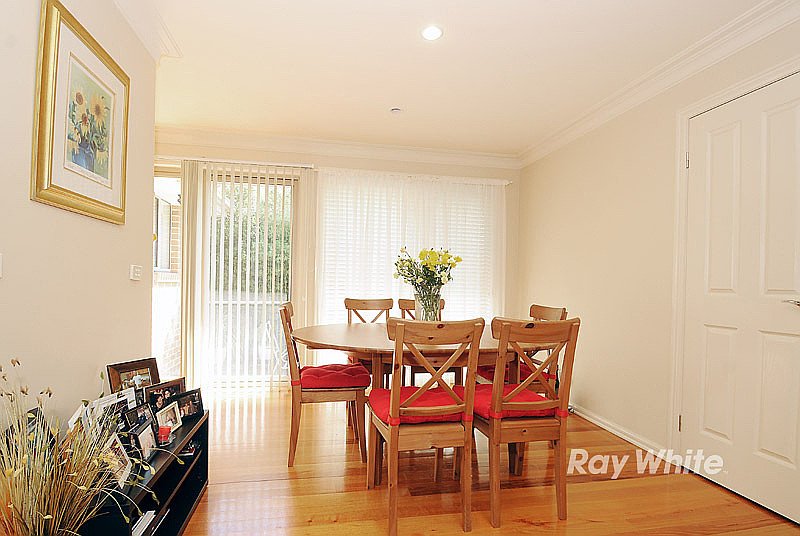 Photo - 1/21 Poole Street, Burwood VIC 3125 - Image 4