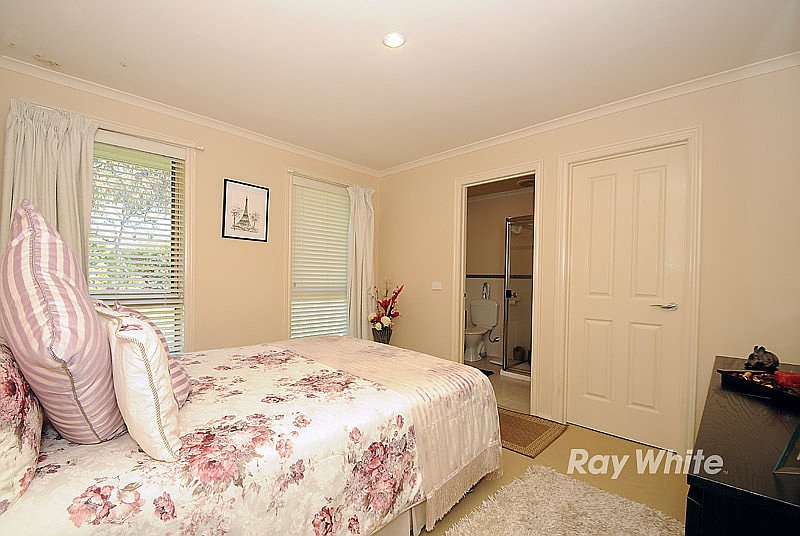 Photo - 1/21 Poole Street, Burwood VIC 3125 - Image 5