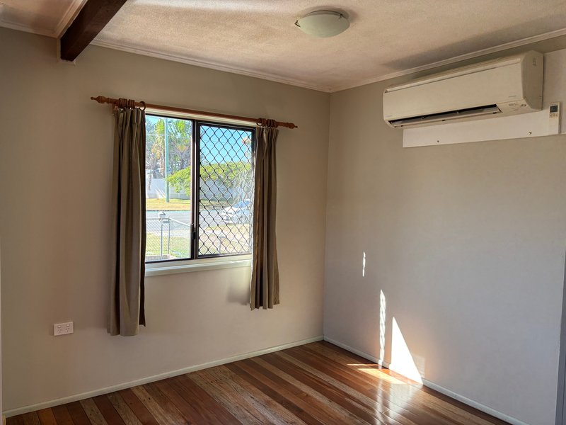 Photo - 121 Scarborough Road, Redcliffe QLD 4020 - Image 8