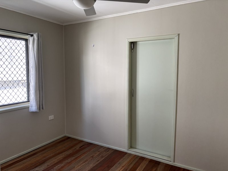 Photo - 121 Scarborough Road, Redcliffe QLD 4020 - Image 12