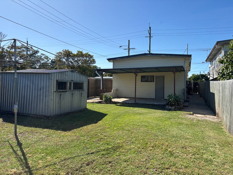 Photo - 121 Scarborough Road, Redcliffe QLD 4020 - Image 15