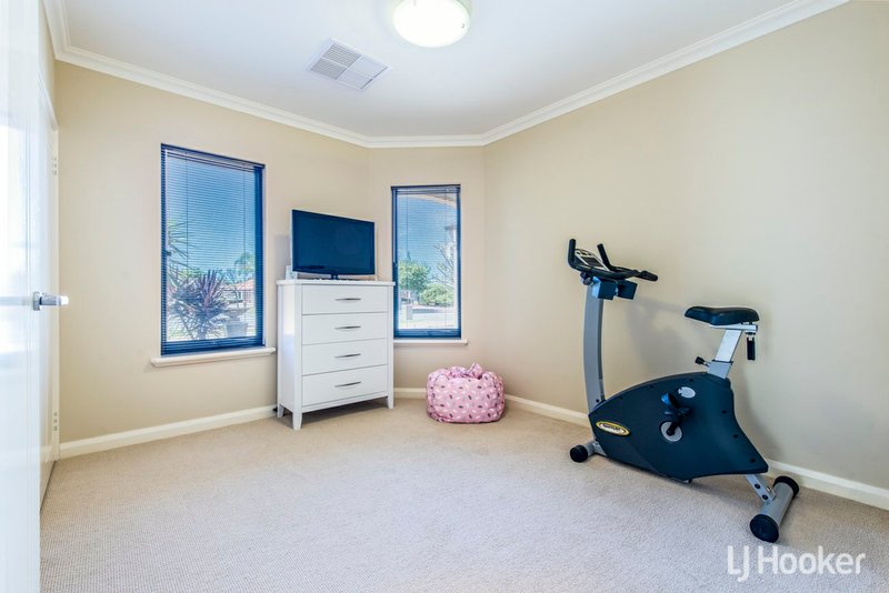 Photo - 121 Southacre Drive, Canning Vale WA 6155 - Image 15