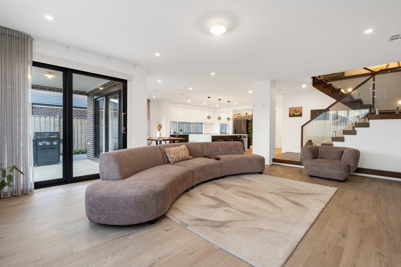 Photo - 121 St Georges Boulevard, Mickleham VIC 3064 - Image 11