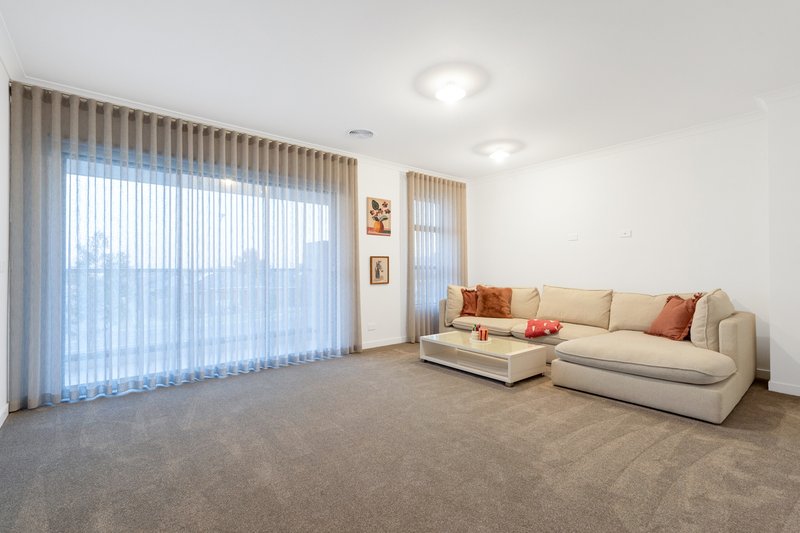 Photo - 121 St Georges Boulevard, Mickleham VIC 3064 - Image 23