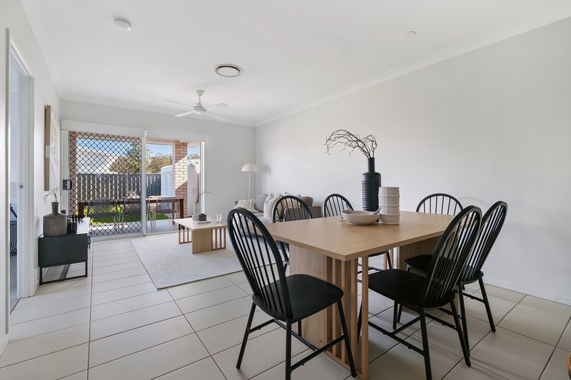 Photo - 1/21 Sunset Drive, Thornton NSW 2322 - Image 2
