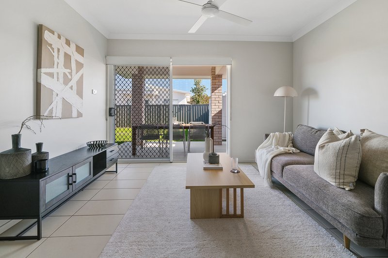 Photo - 1/21 Sunset Drive, Thornton NSW 2322 - Image 3