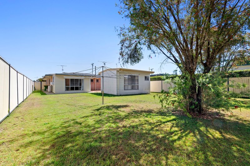 Photo - 121 Taylor Avenue, Golden Beach QLD 4551 - Image 3