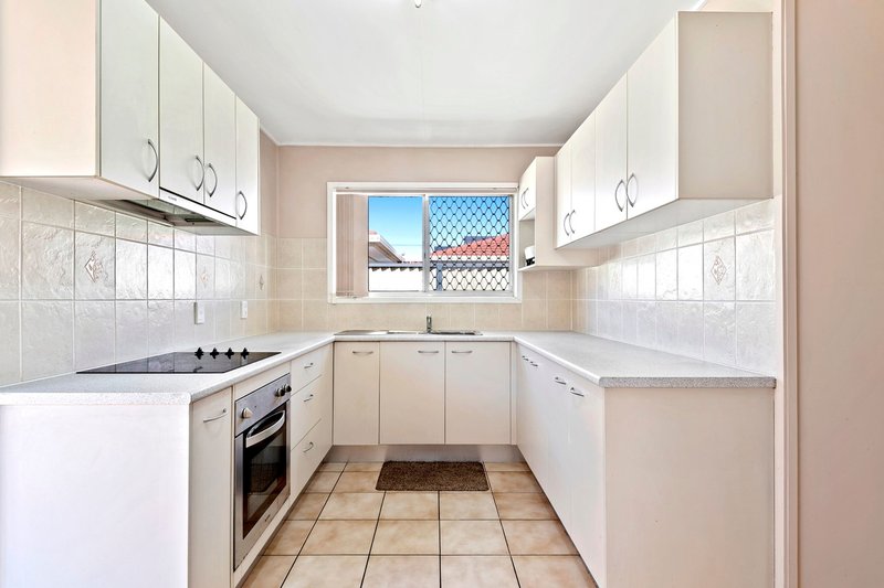 Photo - 121 Taylor Avenue, Golden Beach QLD 4551 - Image 7