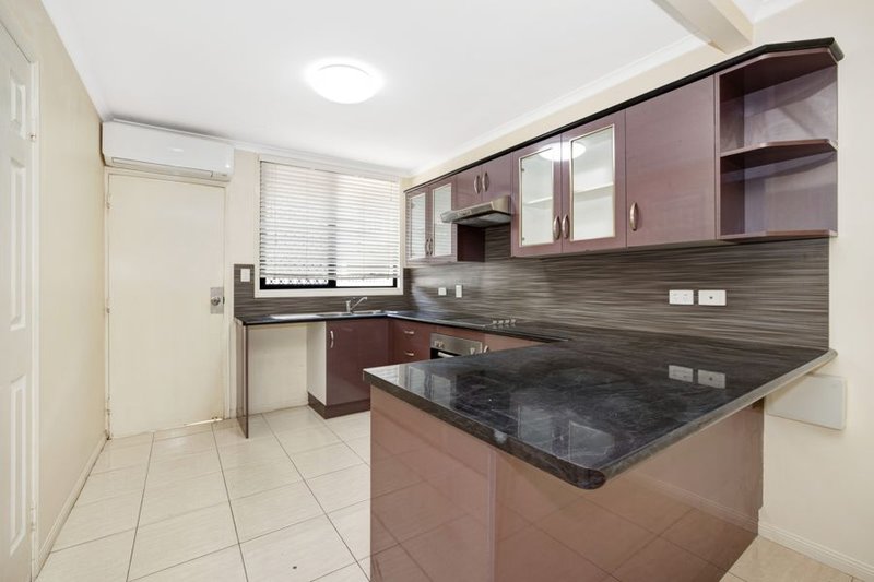 Photo - 1/21 Warburton Street, North Ward QLD 4810 - Image 3