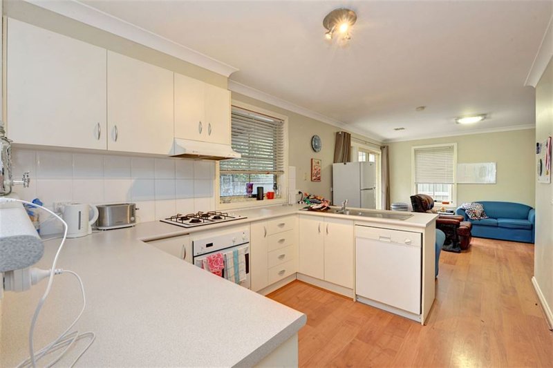 Photo - 121 Winter Street, Newington VIC 3350 - Image 5