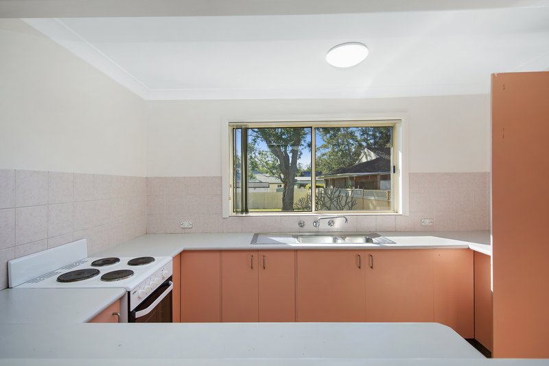 Photo - 1/21 Wyong Road, Killarney Vale NSW 2261 - Image 3