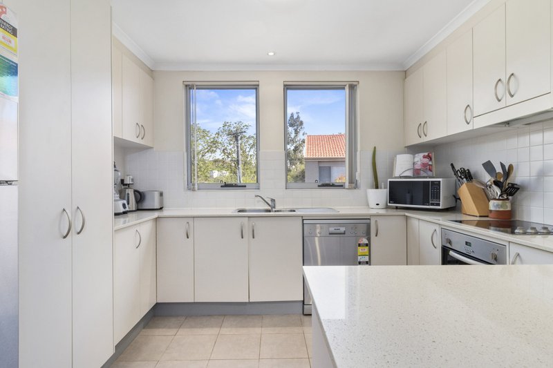 Photo - 12/10 Coolac Place, Braddon ACT 2612 - Image 3