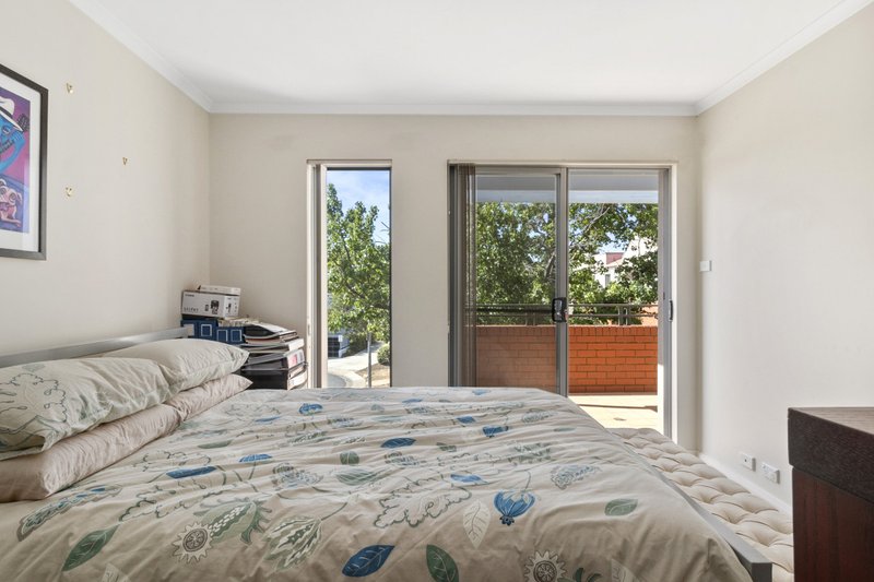 Photo - 12/10 Coolac Place, Braddon ACT 2612 - Image 5