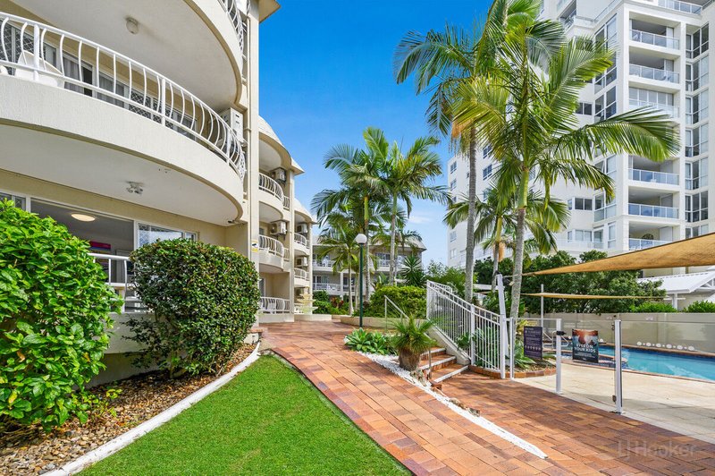 1/210 Marine Parade, Labrador QLD 4215