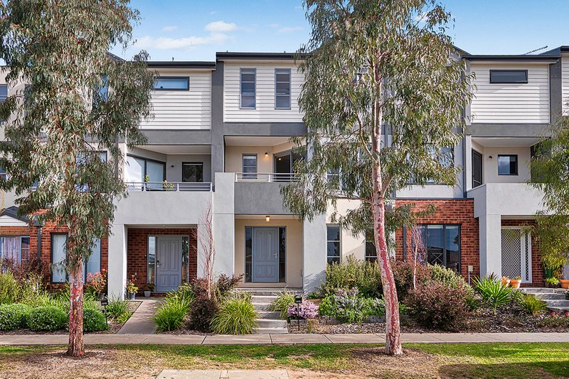 12/10 Mickleham Drive, Cranbourne North VIC 3977