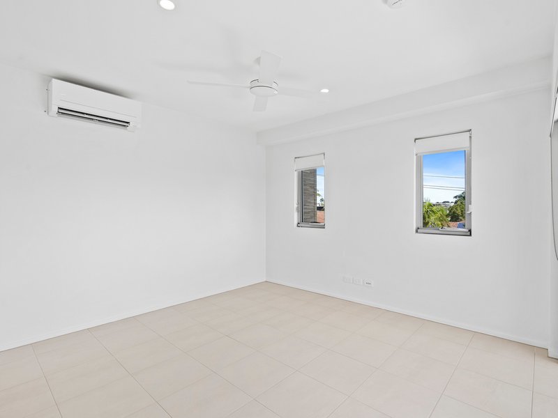 Photo - 12/101 Pohlman Street, Southport QLD 4215 - Image 9