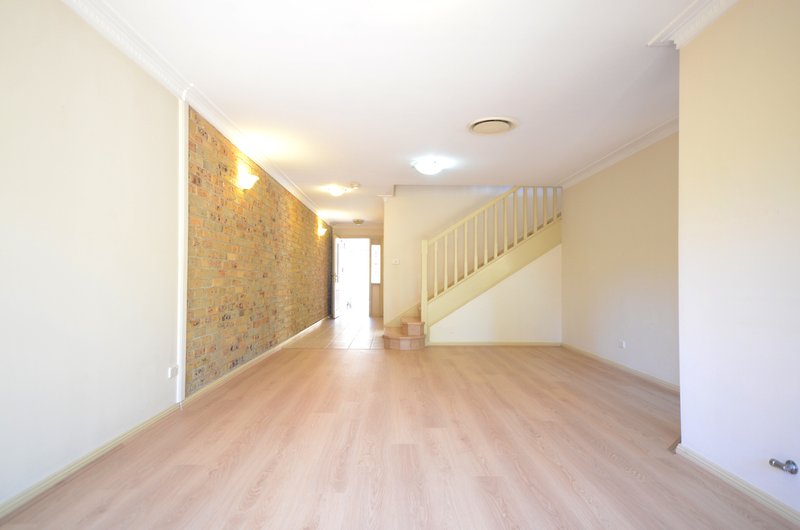 Photo - 12/11-15 Currong Street, South Wentworthville NSW 2145 - Image 3