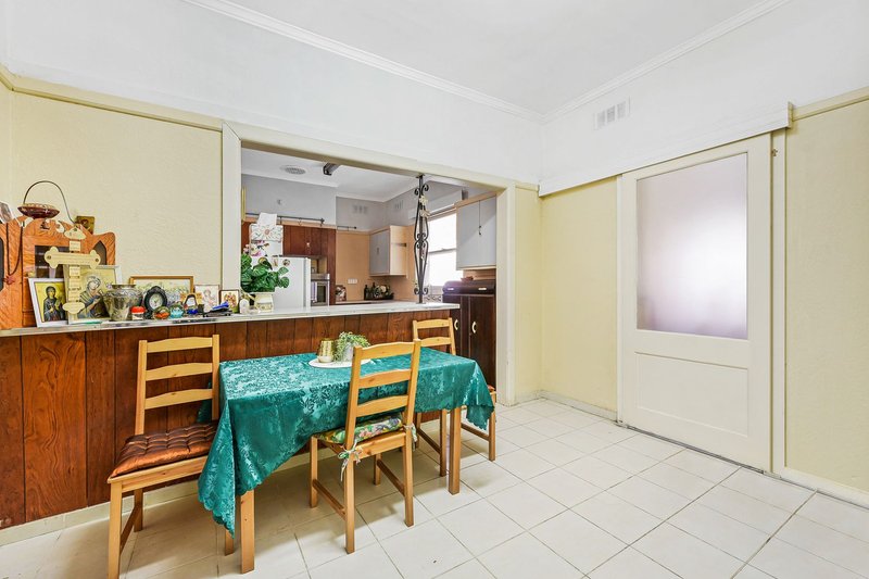 Photo - 1&2/1142 Heatherton Road, Noble Park VIC 3174 - Image 5