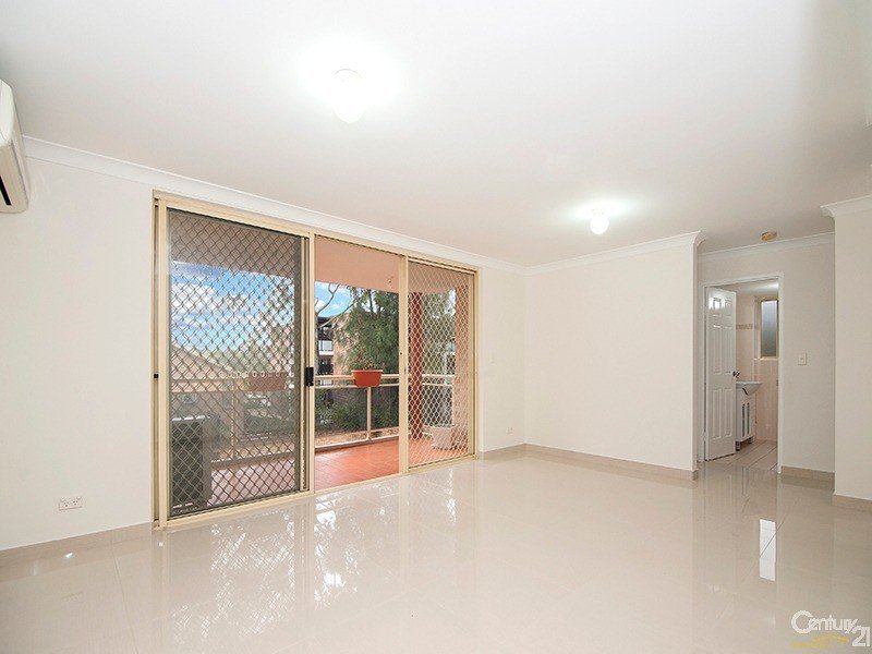 Photo - 12/12-14 Dellwood Street, Bankstown NSW 2200 - Image 2