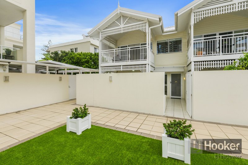 Photo - 1/212-214 Marine Parade, Labrador QLD 4215 - Image 2