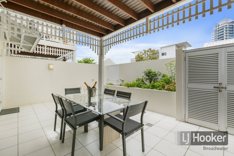 Photo - 1/212-214 Marine Parade, Labrador QLD 4215 - Image 6