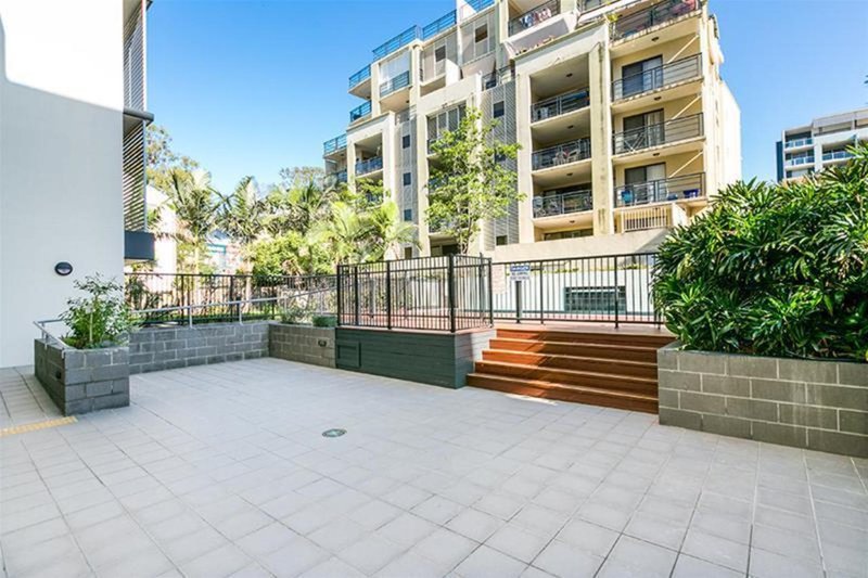 Photo - 12/12 Belgrave Road, Indooroopilly QLD 4068 - Image 4