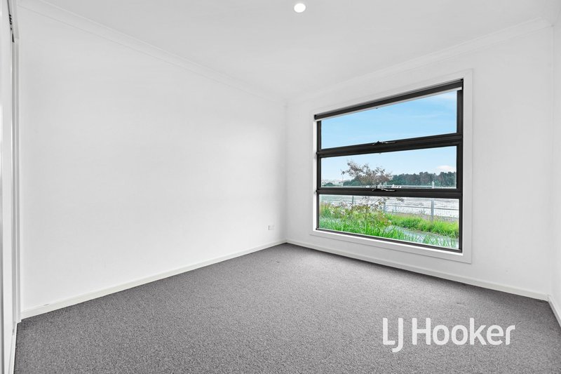 Photo - 12/12 Sturt Court, Officer VIC 3809 - Image 3