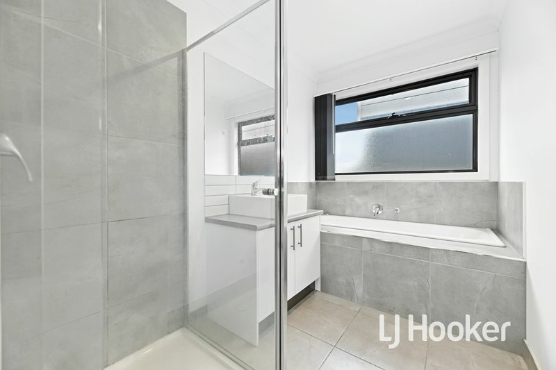 Photo - 12/12 Sturt Court, Officer VIC 3809 - Image 4