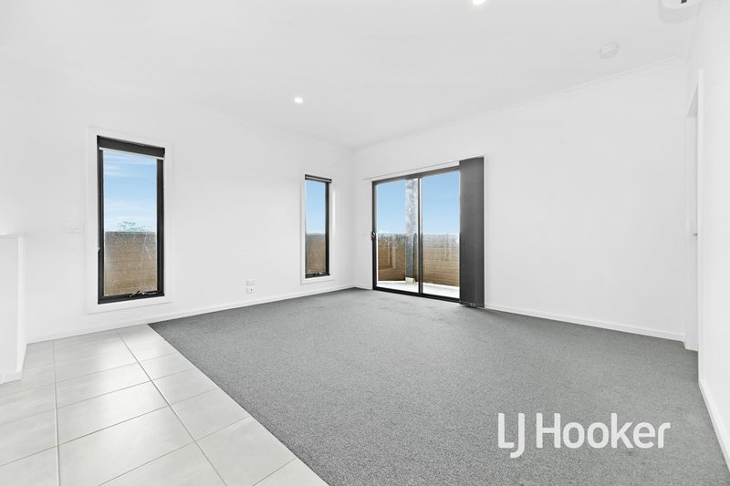 Photo - 12/12 Sturt Court, Officer VIC 3809 - Image 6