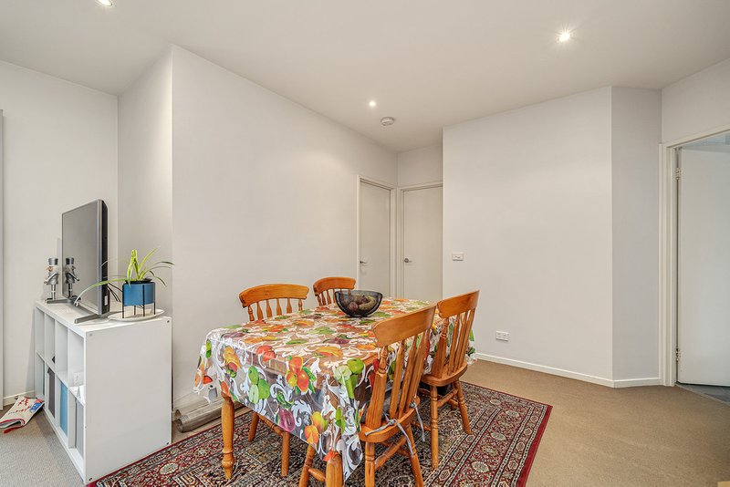 Photo - 12/12 Waniassa Street, Queanbeyan East NSW 2620 - Image 6