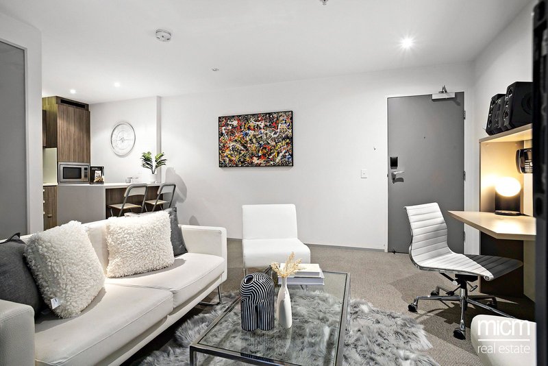 Photo - 1212/181 Abeckett Street, Melbourne VIC 3000 - Image 2