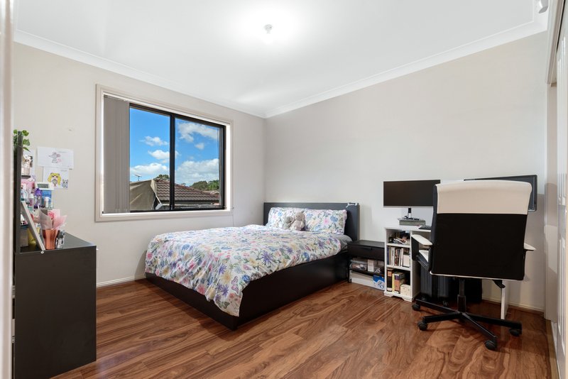 Photo - 12/124 Saywell Road, Macquarie Fields NSW 2564 - Image 6