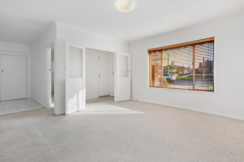 Photo - 12/1272 North Road, Oakleigh South VIC 3167 - Image 2