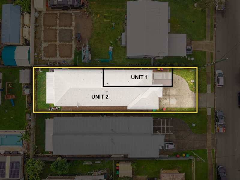 Photo - 1&2/12A Cornelius Street, Clontarf QLD 4019 - Image 3