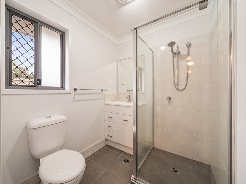 Photo - 1&2/12A Cornelius Street, Clontarf QLD 4019 - Image 10