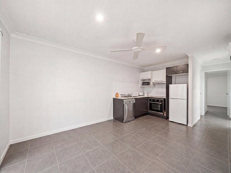 Photo - 1&2/12A Cornelius Street, Clontarf QLD 4019 - Image 17