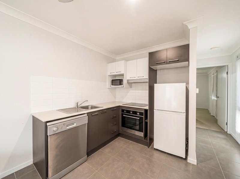 Photo - 1&2/12A Cornelius Street, Clontarf QLD 4019 - Image 18