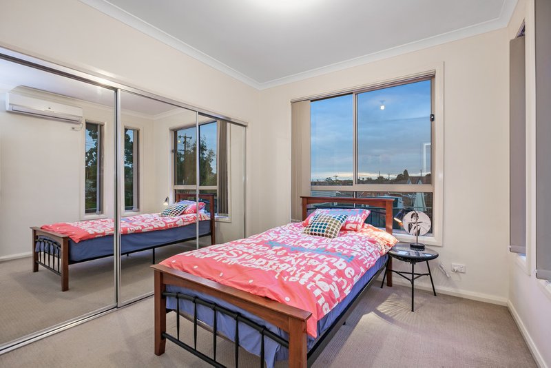 Photo - 1/213-215 Albert Street, Reservoir VIC 3073 - Image 6