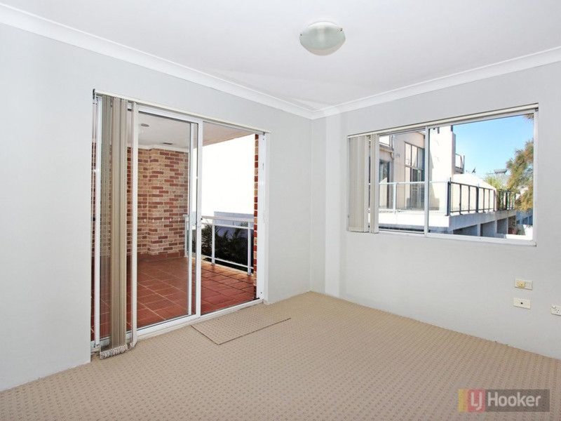 Photo - 12/13 Lagoon Street, Narrabeen NSW 2101 - Image 4