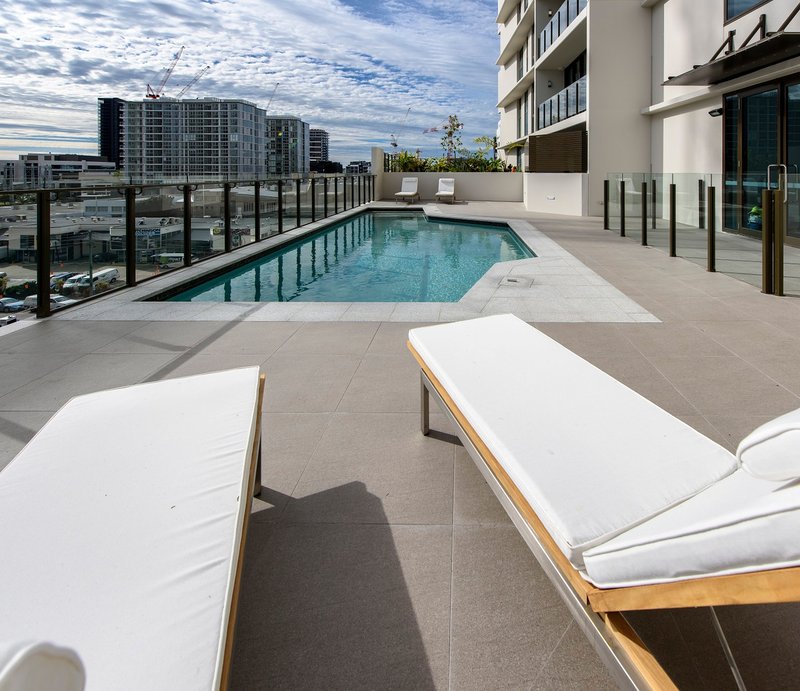 Photo - 1213/10 Stratton Street, Newstead QLD 4006 - Image 1