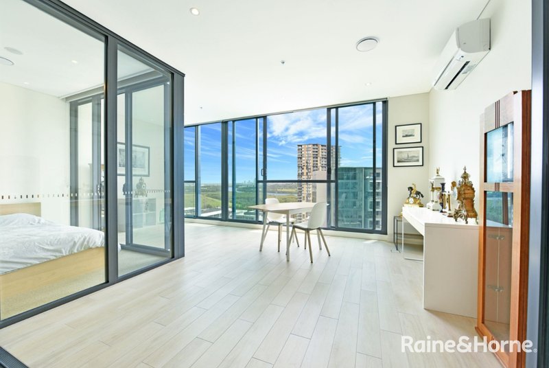 Photo - 1213/17 Wentworth Place, Wentworth Point NSW 2127 - Image 2