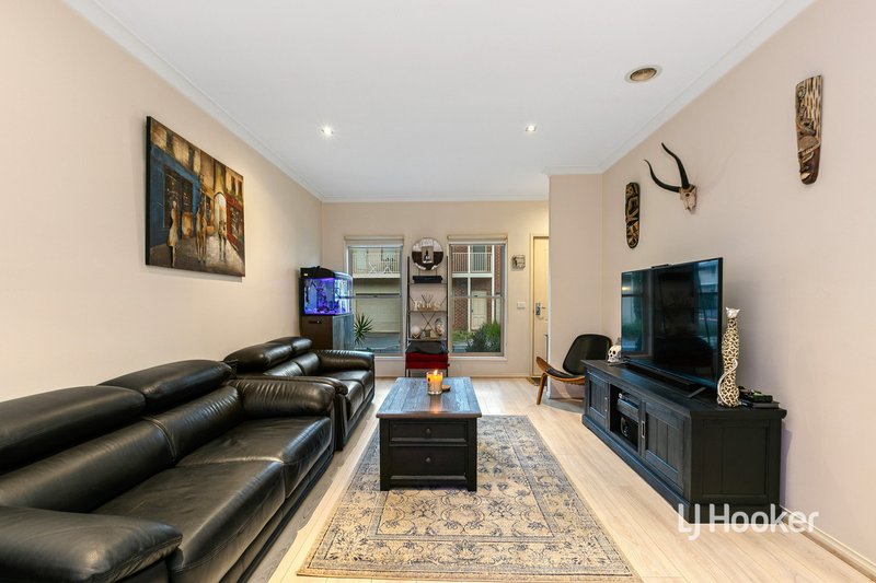 Photo - 12/14 Mickleton Grove, Point Cook VIC 3030 - Image 3