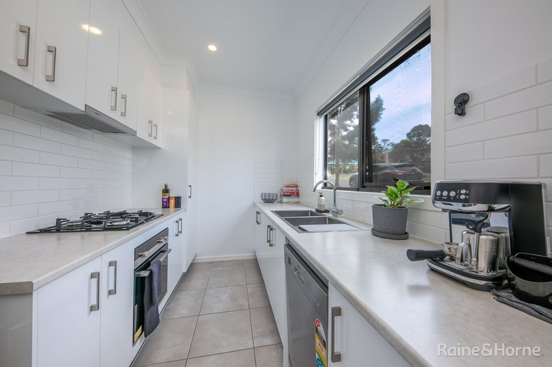 Photo - 12/14 Outlook Way, Sunbury VIC 3429 - Image 2